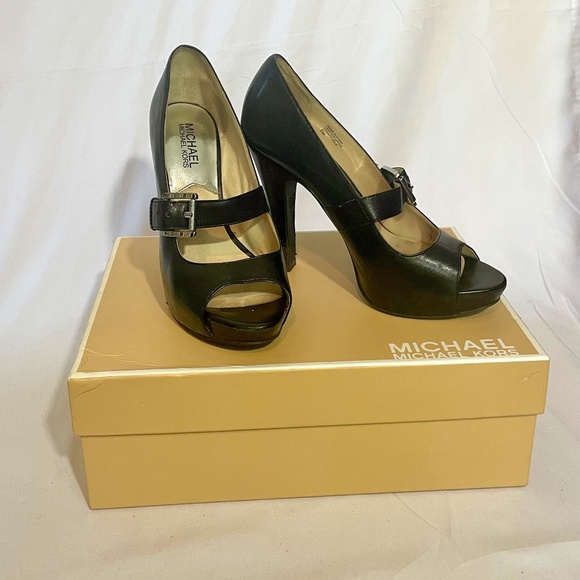 EUC Michael Michael Kors Chandler Mary Jane Platform Heel in Glazed Leather - 6M - Picture 1 of 9